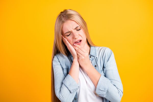 Emergency Tooth Extraction For A Severely Damaged Tooth